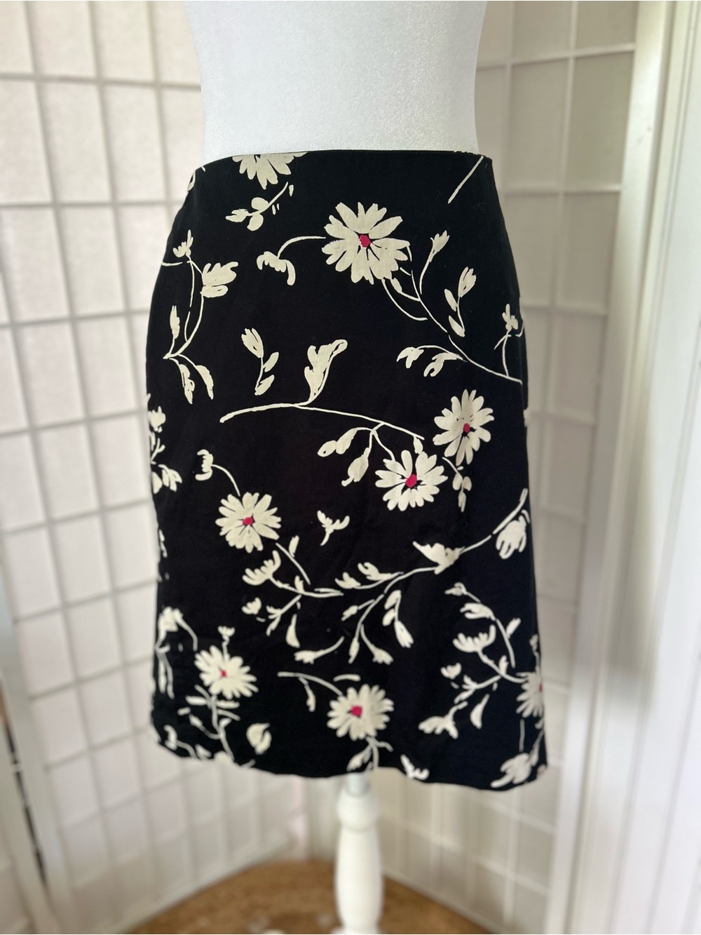 Talbots Petite Pre-Loved Floral Skirt | Size 10P | Classic A-Line